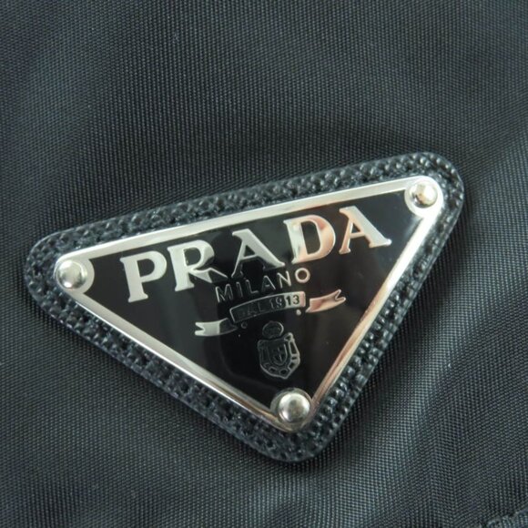 Prada 2 Hc137 re-nylon Triangle Logo Plate Triangle Plate Bucket Hat Black main image 8